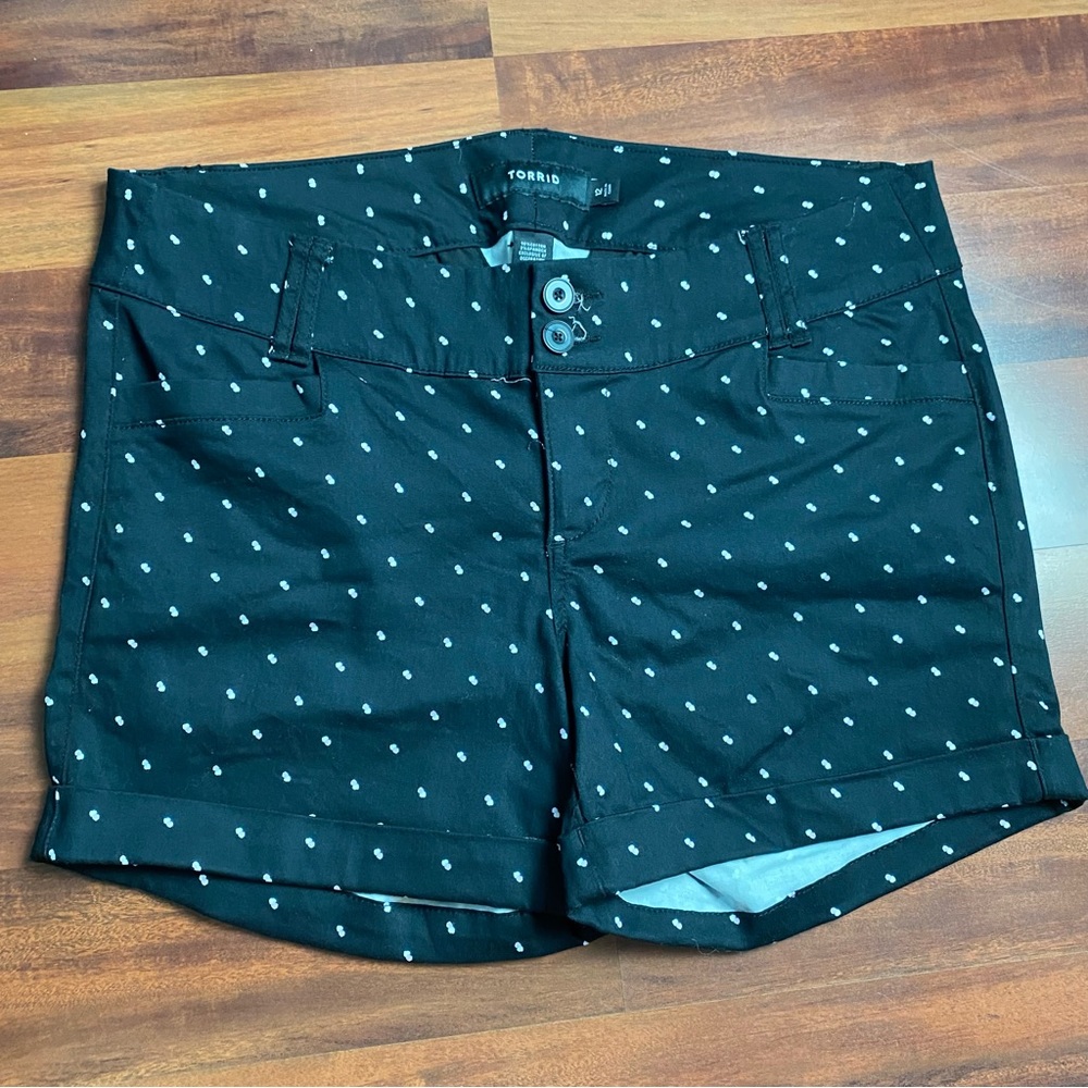 Torrid 12 polka dot shorts